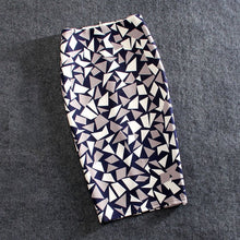 Load image into Gallery viewer, Flower print pencil skirt