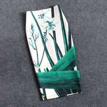 Load image into Gallery viewer, Geometric print pencil skirt