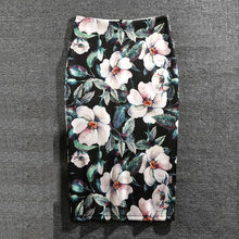 Load image into Gallery viewer, Geometric print pencil skirt