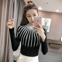 Load image into Gallery viewer, Striped sweater