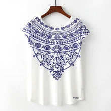 Load image into Gallery viewer, Love Heart Cat Print T-Shirt