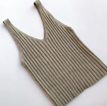 Load image into Gallery viewer, Knitted casual plain vest