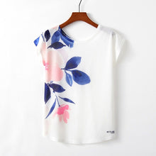 Load image into Gallery viewer, Cat Print t-shirt