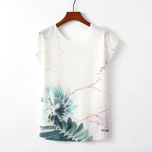 Load image into Gallery viewer, Floral Print T-Shirt